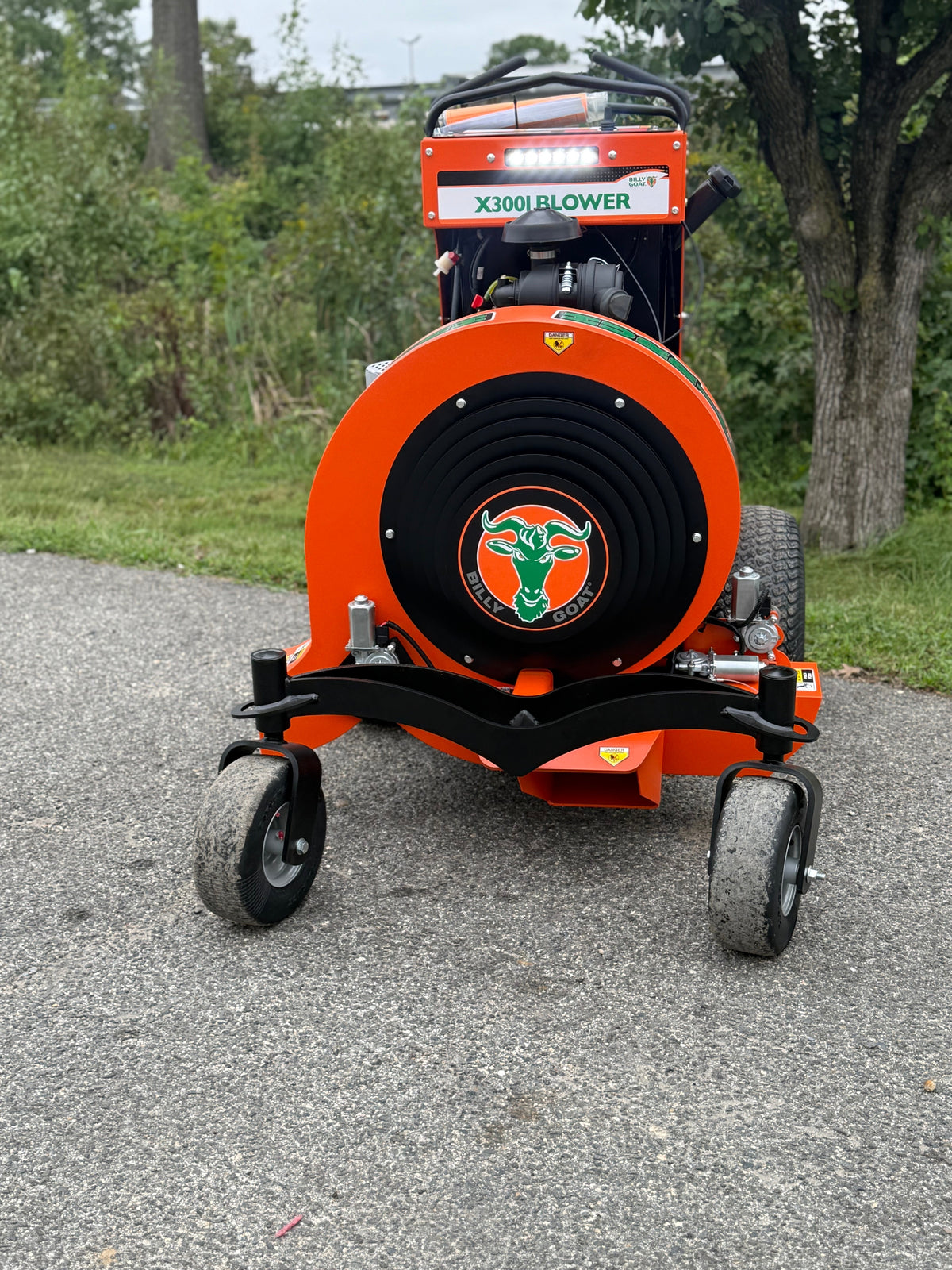 Billy Goat Hurricane  X3001 Zero Turn Stand-On Leaf Blower