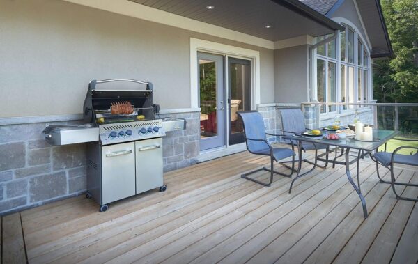 Napoleon Prestige 500 Propane Gas Grill