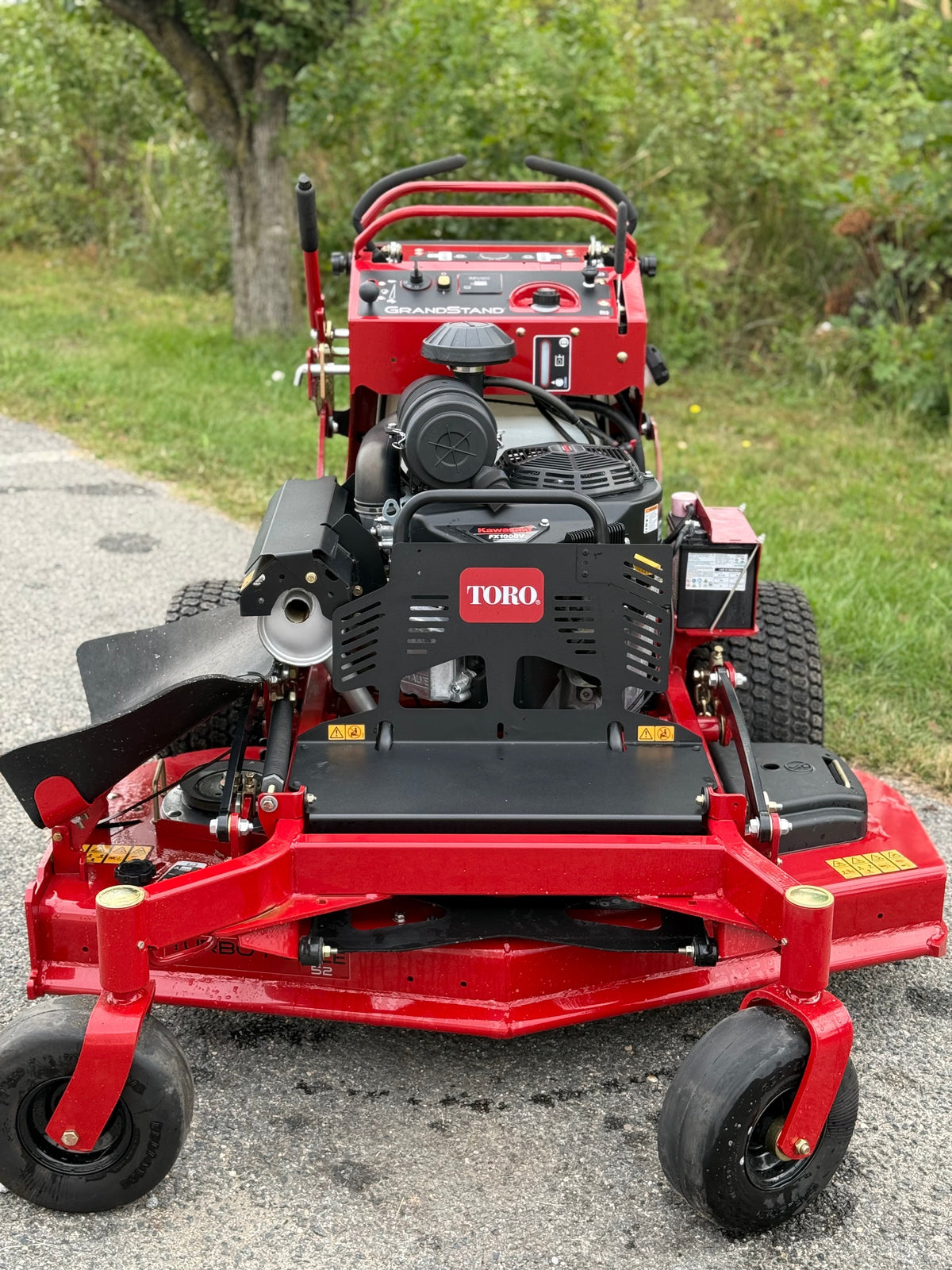 Toro GrandStand® 52" w/ 35 HP 999cc Kawasaki FX1000 (72507)