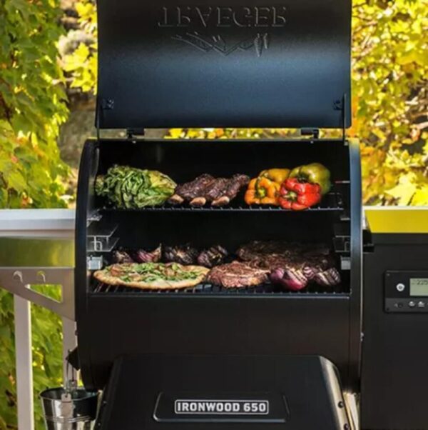 Traeger Ironwood 650 Pellet Grill